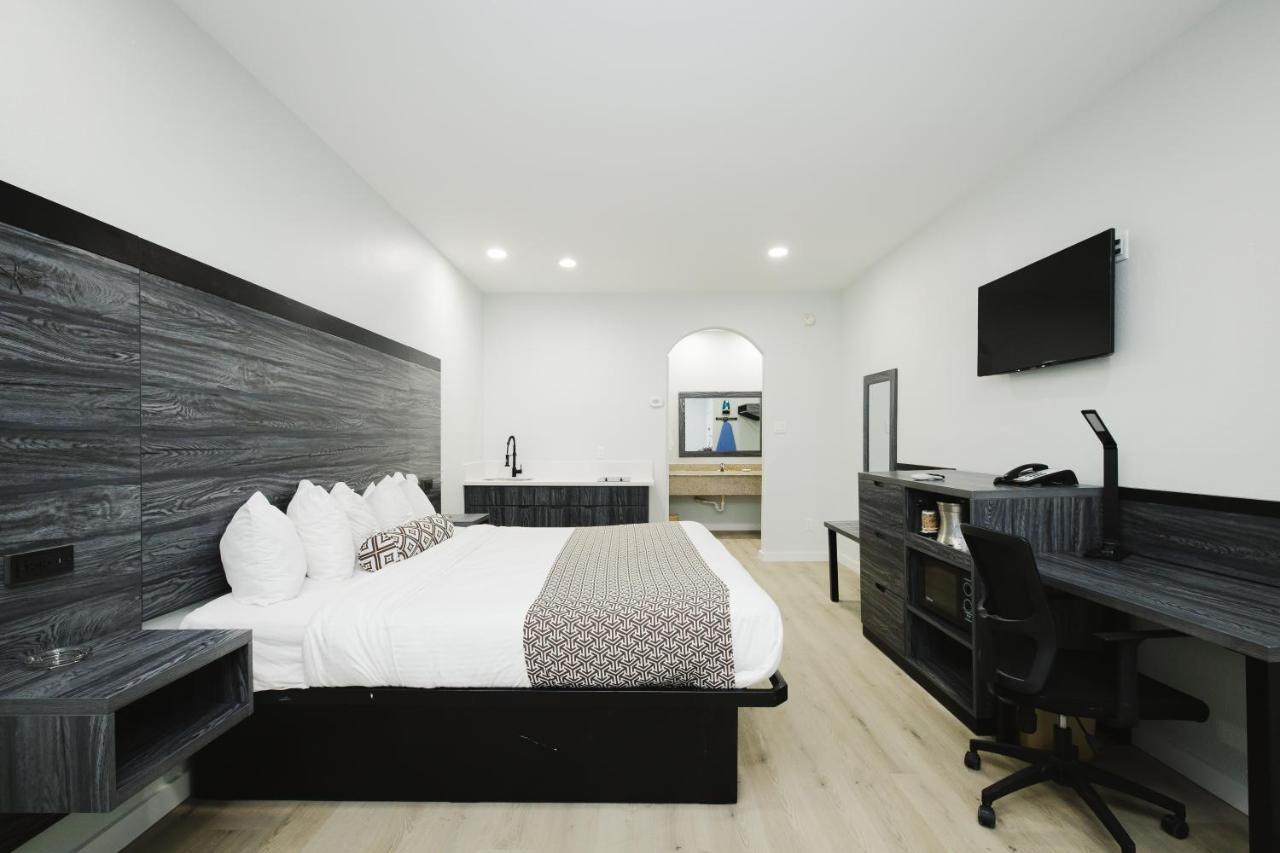 Sapphire Inn & Suites Deer Park Ngoại thất bức ảnh