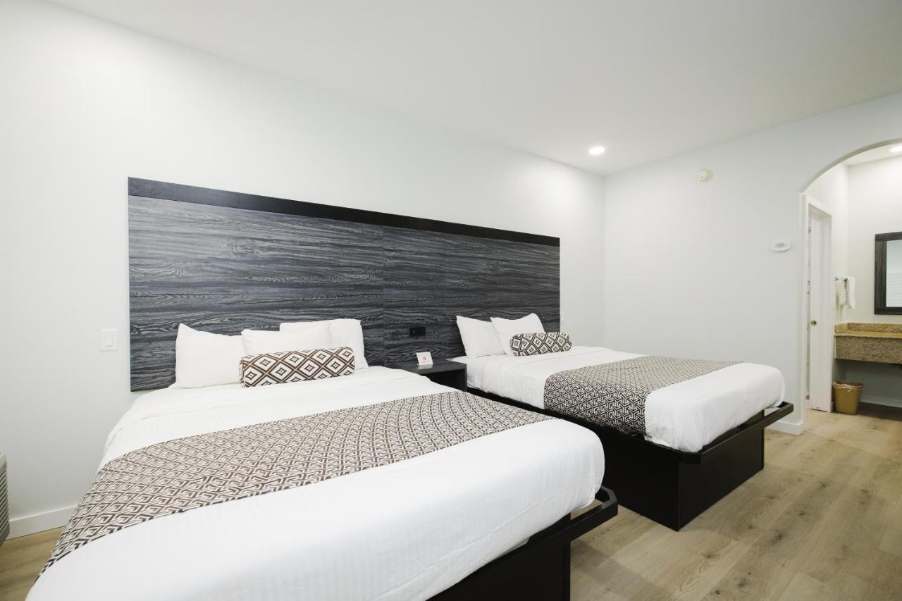 Sapphire Inn & Suites Deer Park Ngoại thất bức ảnh