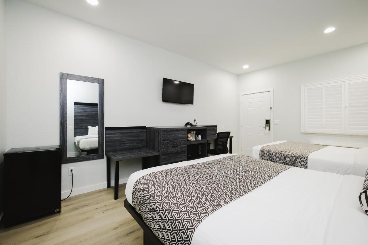 Sapphire Inn & Suites Deer Park Ngoại thất bức ảnh