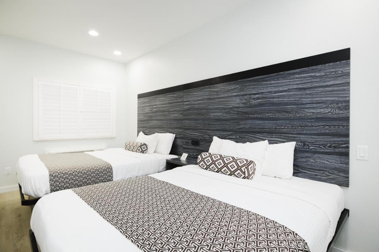 Sapphire Inn & Suites Deer Park Ngoại thất bức ảnh