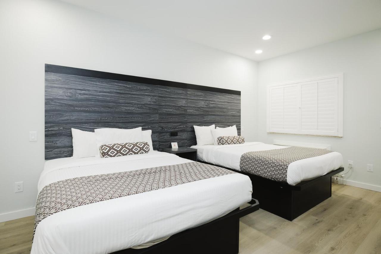 Sapphire Inn & Suites Deer Park Ngoại thất bức ảnh