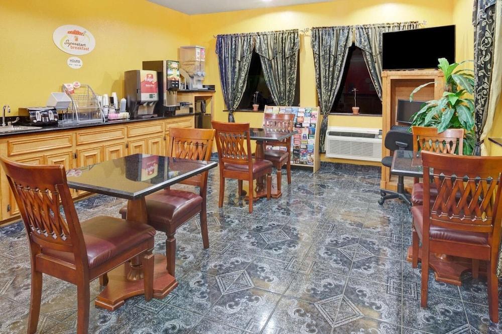 Sapphire Inn & Suites Deer Park Ngoại thất bức ảnh