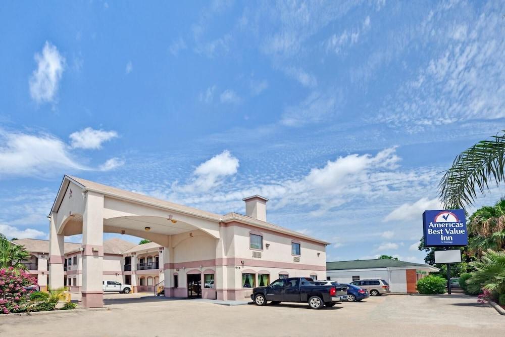 Sapphire Inn & Suites Deer Park Ngoại thất bức ảnh